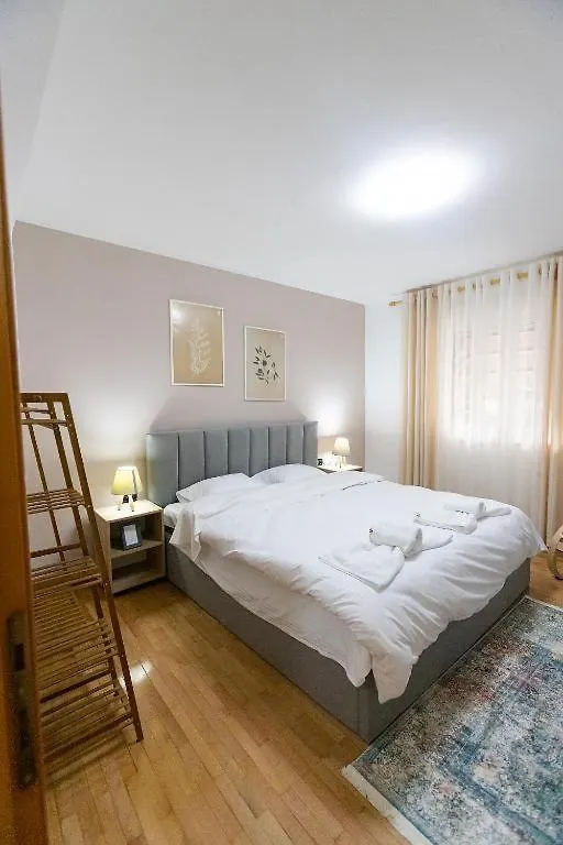 Light-2 Lovely Apartment In Тирана 0*,