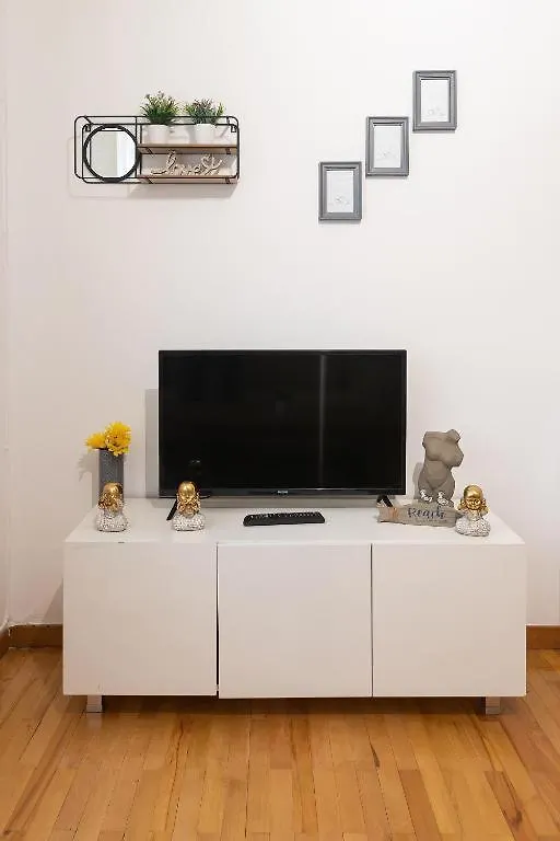 Light-2 Lovely Apartment In Тирана Албания